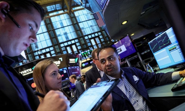 Nhà đầu tư hồi hộp chờ báo cáo việc làm của Mỹ