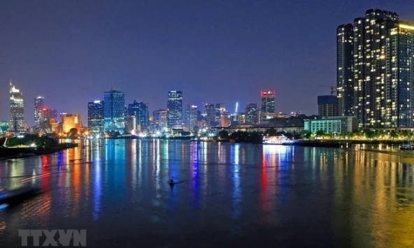 Kinh tế Việt Nam khởi sắc đầu năm 2024 nhờ ngành bán lẻ và du lịch tăng trưởng