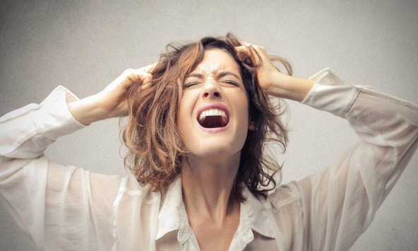 Chuyên gia tiết lộ dấu hiệu tiền mãn kinh và cách khắc phục