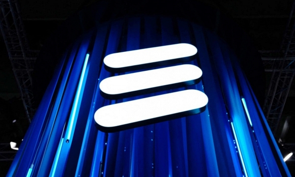 Ericsson phủ nhận việc rời khỏi thị trường Trung Quốc bất chấp sự cạnh tranh thiết bị 5G từ Huawei