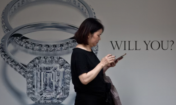 Khi kim cương bớt 'lấp lánh' tại thị trường Trung Quốc