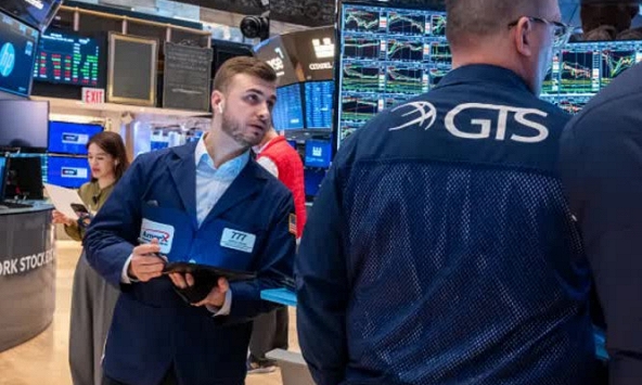 Chứng khoán Mỹ trượt dốc, Dow Jones giảm hơn 150 điểm vào đầu tuần