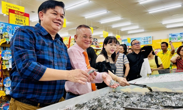 'Vua tôm' Minh Phú bắt tay siêu thị bán lẻ tôm