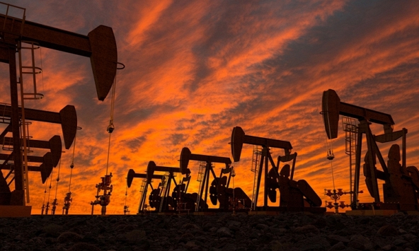 Giá xăng dầu hôm nay 28/3: Tồn kho dầu thô tăng