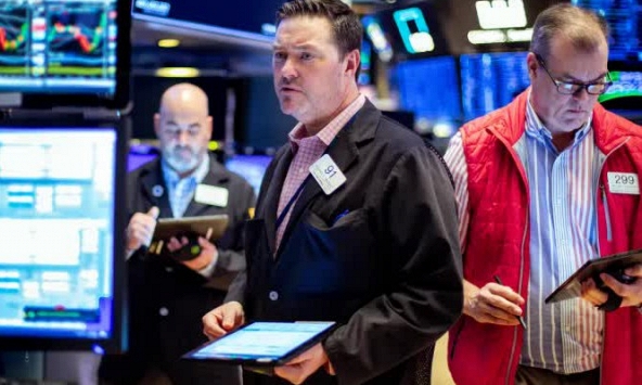 S&P 500 khép lại quý 1 với kỷ lục mới