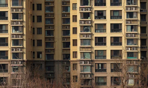 Khủng hoảng bất động sản lan sang các ngân hàng lớn nhất Trung Quốc, nợ xấu tăng vọt