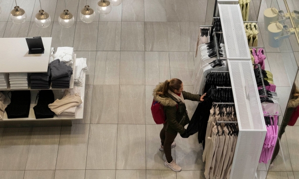 Thước đo lạm phát quan trọng lơ lửng trên mục tiêu của Fed