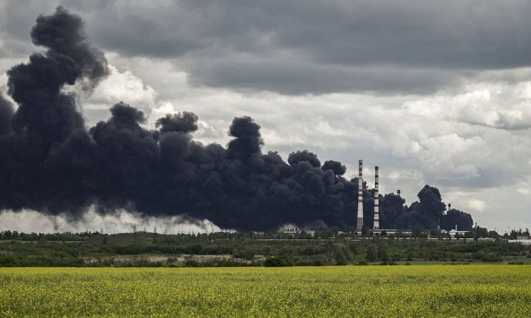 Việc cắt giảm sản lượng của OPEC+ đã bắt đầu có hiệu quả, giá dầu tăng gần 13% trong quý 1