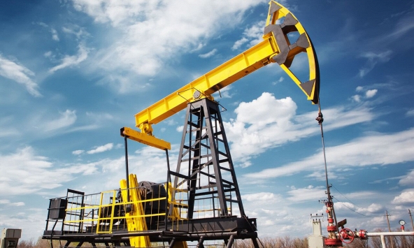 Giá xăng dầu hôm nay 1/4: Dầu thô bật tăng mạnh