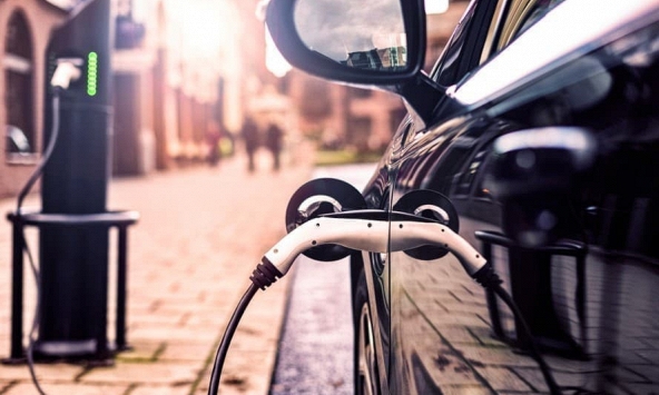 Các nhà sản xuất xe điện Trung Quốc tăng ưu đãi nhằm thu hút khách hàng của Tesla