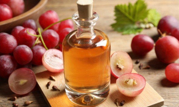 Bật mí những công dụng tuyệt vời của dầu hạt nho