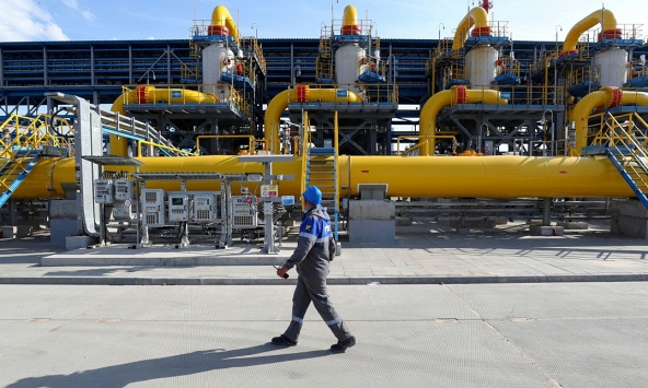 Giá xăng dầu hôm nay 3/4: Dầu thô tăng mạnh