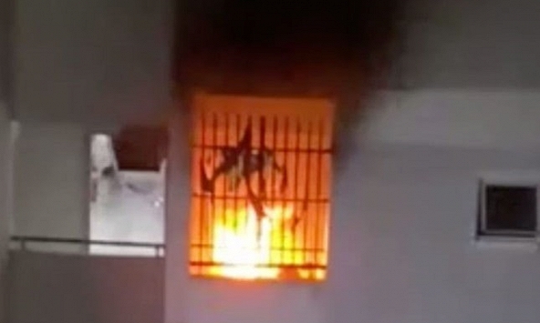 Cháy ở tầng 16 chung cư lúc rạng sáng, nghìn người hoảng loạn tháo chạy