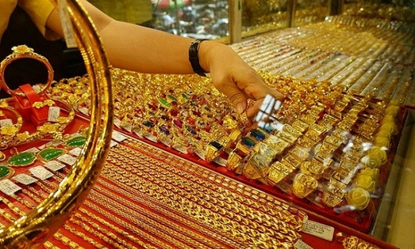 Giá vàng hôm nay 4/4: Chạm đỉnh chưa từng có 2.300 USD/ounce