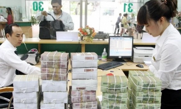 Thủ tướng yêu cầu tiếp tục giảm lãi suất cho vay