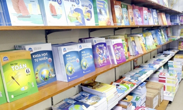 Năm học 2024-2025, giá sách giáo khoa nhiều lớp giảm hơn 11%