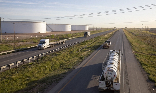 Giá dầu có thể chạm mốc 100 USD/thùng