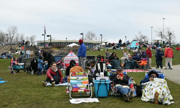 Hàng triệu người tụ tập trên khắp nước Mỹ, Mexico và Canada để xem nhật thực toàn phần