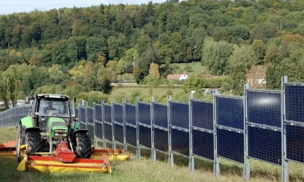 Dân châu Âu làm hàng rào bằng tấm pin năng lượng mặt trời