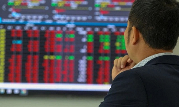 Chứng khoán bùng nổ, người Việt ồ ạt mở tài khoản