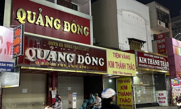 Hàng loạt tiệm vàng tại TP.HCM bất ngờ đóng cửa