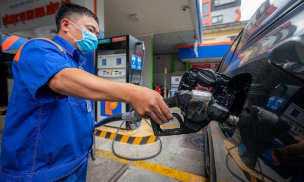 Giá xăng dầu dự báo tiếp tục tăng trong kỳ điều hành ngày mai (11/4)