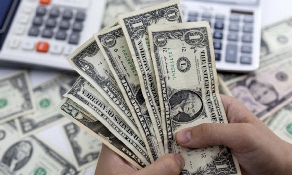 Giá USD hôm nay 10/4: Trong nước giảm nhẹ