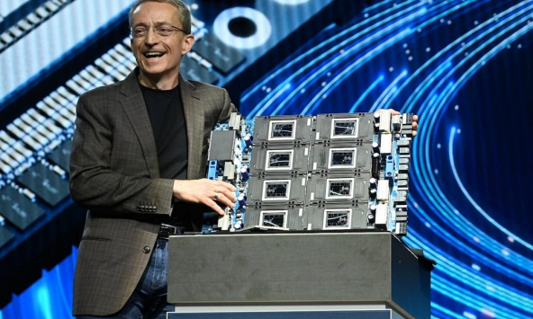 Cuộc đua chip AI nóng lên khi Intel trình làng sản phẩm mới