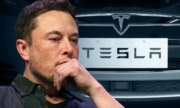 Tesla tụt dốc không phanh khiến Phố Wall 'phát sốt'