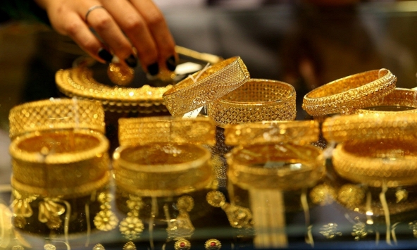 Giá vàng hôm nay 15/4: Áp lực chốt lời, vàng thế giới giảm nhẹ