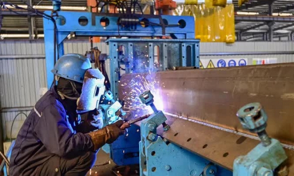 Nền kinh tế lớn thứ hai thế giới tăng trưởng 5,3% trong quý 1, vượt kỳ vọng