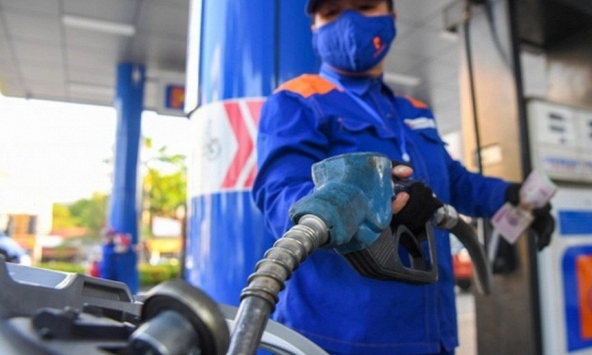 Giá xăng được điều chỉnh sớm 1 ngày do trùng nghỉ lễ Giỗ tổ Hùng Vương