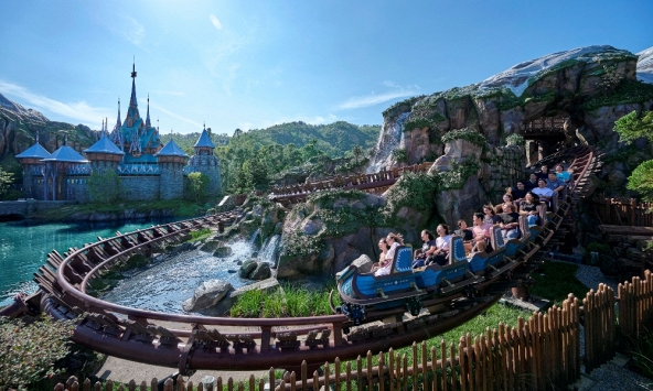 Disney chi hàng chục tỷ USD để duy trì 'cỗ máy hái tiền' của mình