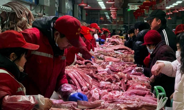 Giá thịt heo sụt giảm kéo dài đẩy CPI Trung Quốc giảm