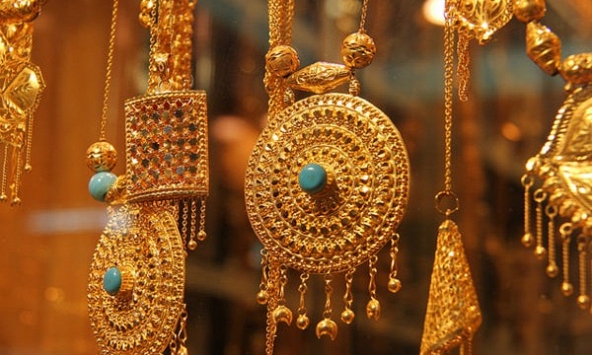 Giá vàng hôm nay 18/4: Trong nước quay đầu tăng mạnh