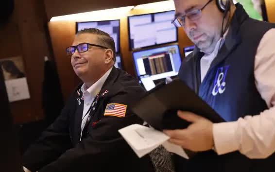 S&P 500 ghi nhận chuỗi lao dốc dài nhất kể từ tháng 10/2023