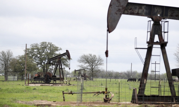 Giá xăng dầu hôm nay 19/4: Giảm nhẹ