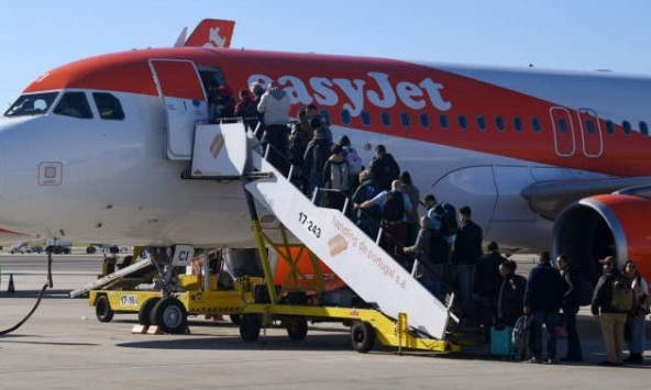 Cách các hãng hàng không châu Âu thoát khỏi mùa hè 'hỗn loạn'