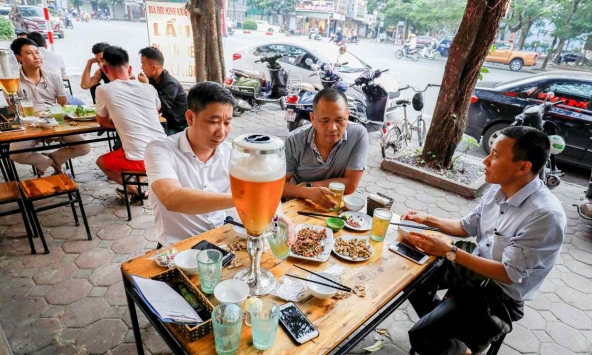 Các nhà hàng Đông Nam Á thua lỗ vì thói quen kéo dài từ COVID-19