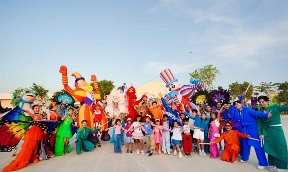 Vui lễ 30/4 kiểu mới tại trung tâm mới