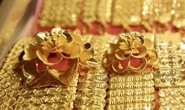 Giá vàng hôm nay 25/4: Tăng giảm trái chiều