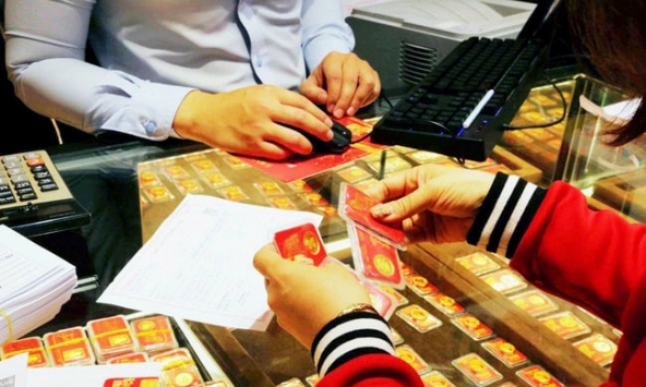 Giá vàng hôm nay 26/4: Trong nước chững lại