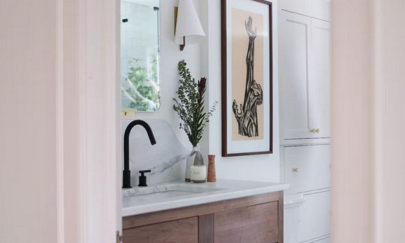 6 cách biến phòng tắm nhỏ trông rộng rãi hơn