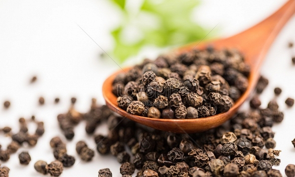 Giá tiêu hôm nay 27/4: Tăng 500 đồng/kg