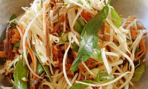 Món ngon mỗi ngày: Gỏi tai heo đu đủ dai giòn sần sật, vị chua ngọt không ngán