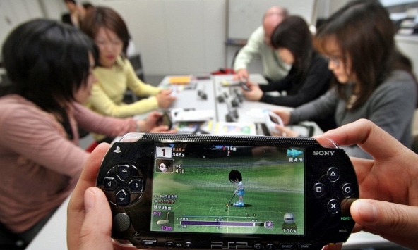 Tại sao PSP đột phá của Sony lại đi trước thời đại vào năm 2004