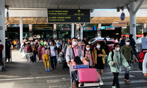 Nội Bài và Tân Sơn Nhất đón gần 210.000 lượt khách trong ngày đầu nghỉ lễ