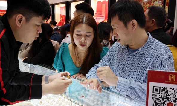 Chọn vàng hay bất động sản?