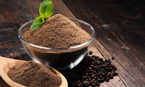 Giá tiêu hôm nay 3/5: Cán mốc 100.000 đồng/kg