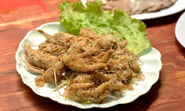 Món ngon mỗi ngày: Chân gà rút xương rang muối vàng ươm vô cùng thơm ngon